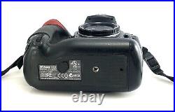 Nikon D D2X 12.4MP Digital SLR Camera Body with MH21 charger and Battery