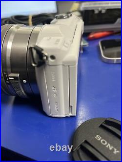 Sony A5000 Camera Mirrorless 20.1MP with 16-50mm, V. Good Cond